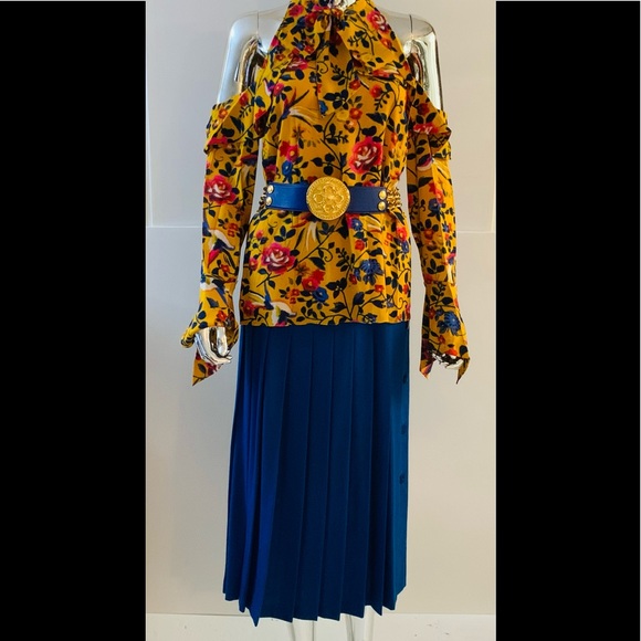 Vintage Escada Blue Pleated Wool Skirt with Side Buttons - Picture 2 of 8